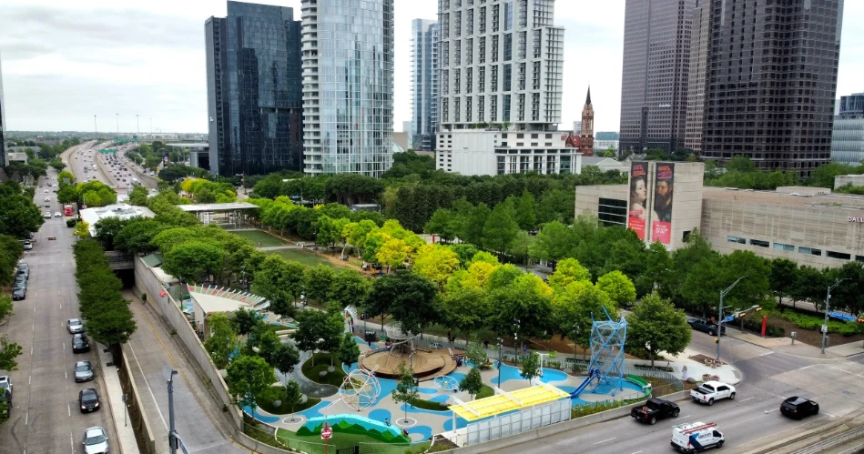 10 Best Christmas and Holiday Attractions in Dallas