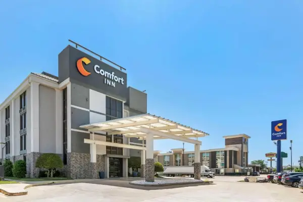 Comfort Inn Dallas North Love Field Airport 4